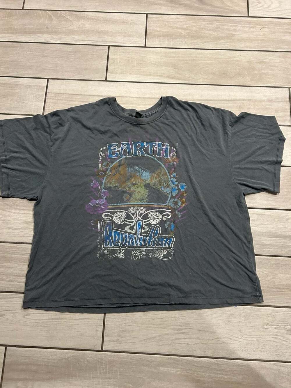 Wild Fable Earth Revolution T-shirt, XL